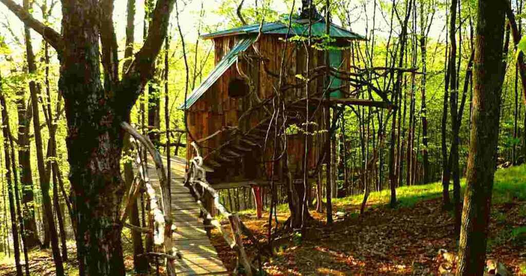 Vermont Treehouse Compounds: Spend a Few Days in the Trees. Romantic Cabins in Vermont