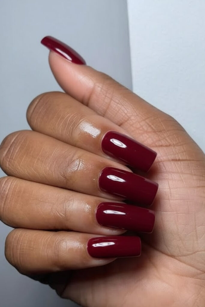 Short & Chic Cola Nails